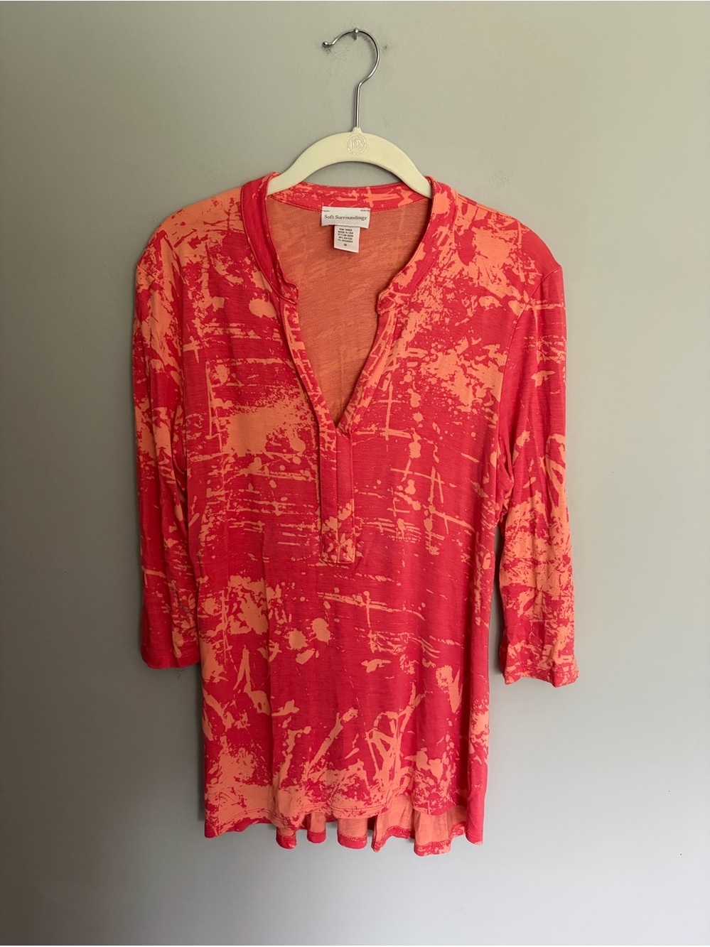 Soft Surroundings Tunic Top Women M Coral Knit Abstract Roll Tab Sleeve High Lo